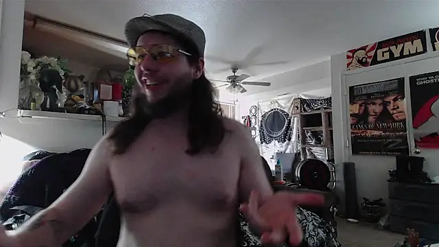 biggerisbetter12 Show in webcam