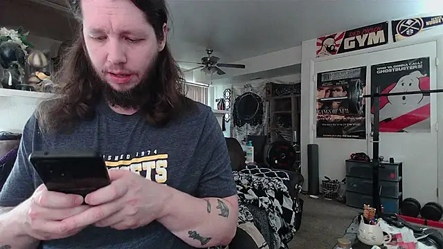 biggerisbetter12 Show in webcam