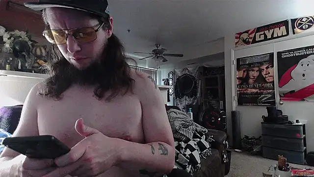 biggerisbetter12 Show in webcam
