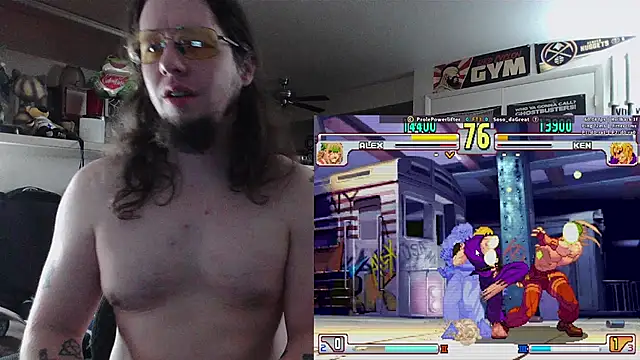 biggerisbetter12 Show in webcam