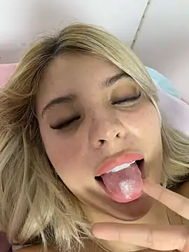 _Alicee_1's Webcam Show