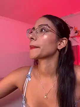 Chat +18 de elegant__rouse ao vivo