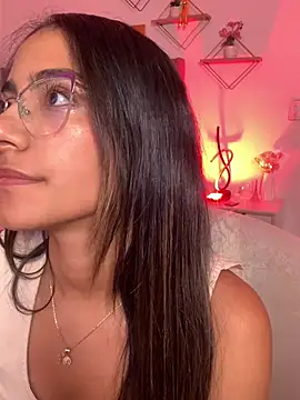 Chatroom XXX en direct de elegant__rouse