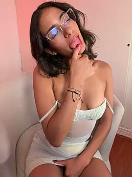 Chat +18 de elegant__rouse ao vivo