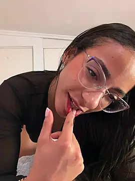 Chat XXX en directo de elegant__rouse