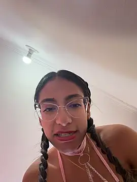 elegant__rouse Adlı Modelin Canlı XXX Sohbeti