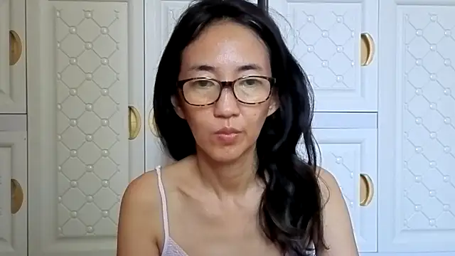 צ'אט XXX בשידור חי של ClitGodess