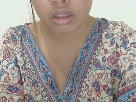 ChubbyButty Adlı Modelin Canlı XXX Sohbeti