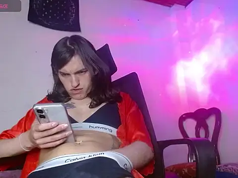 הופעת וובקאם של Scarlett_crastrawberry