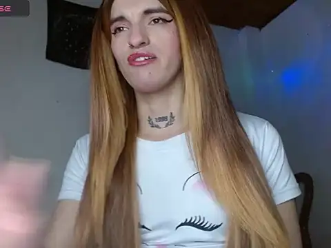 Scarlett_crastrawberryn Webbikameraesitys