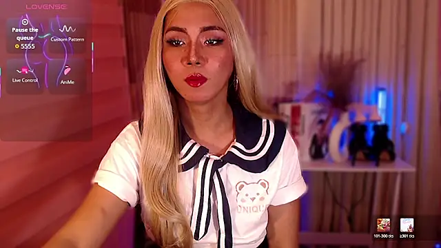 Webkamerová show KattieFlirty