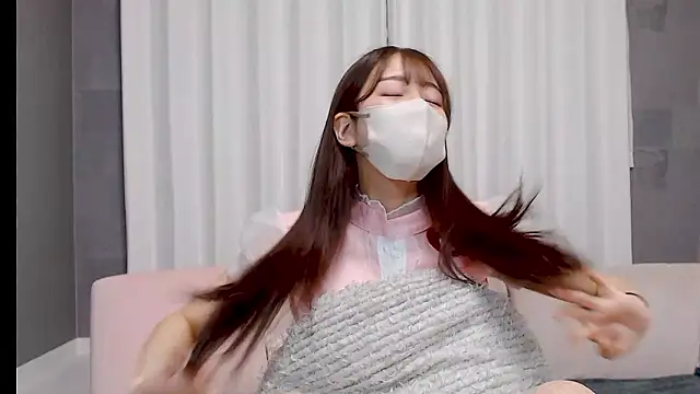 Pertunjukan Kamera Web LOVE_MIREI_LOVE