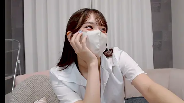 LOVE_MIREI_LOVEn Webbikameraesitys