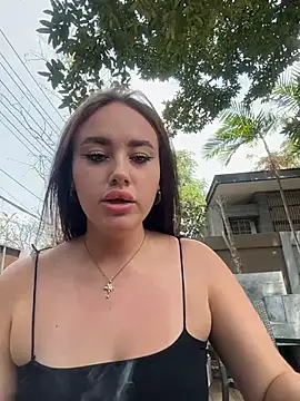 KiraSunshine Pertunjukan Webcam