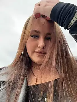 KiraSunshine webkamerás műsora