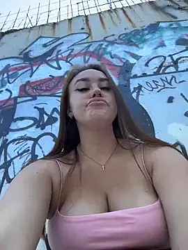 KiraSunshine Pertunjukan Webcam