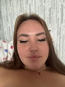 KiraSunshine Adlı Modelin Canlı XXX Sohbeti