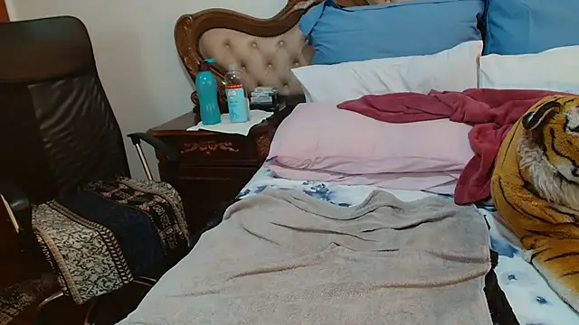 Hotcougar: вебкам-шоу