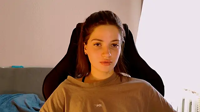 KiraVair's Live XXX Chat