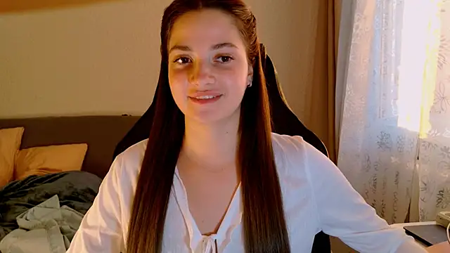 KiraVair Chat XXX in diretta