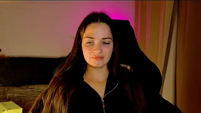 Chat XXX en directo de KiraVair