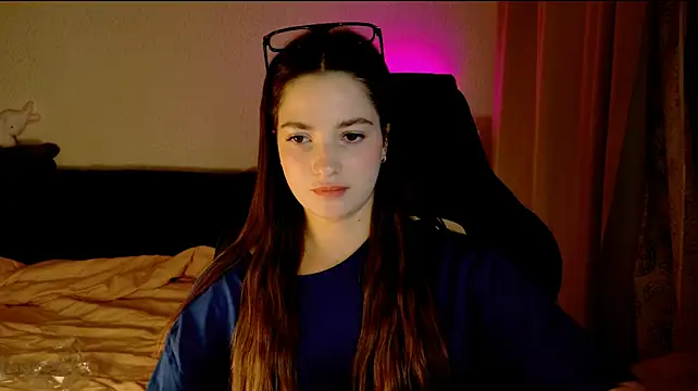 Chat +18 de KiraVair ao vivo