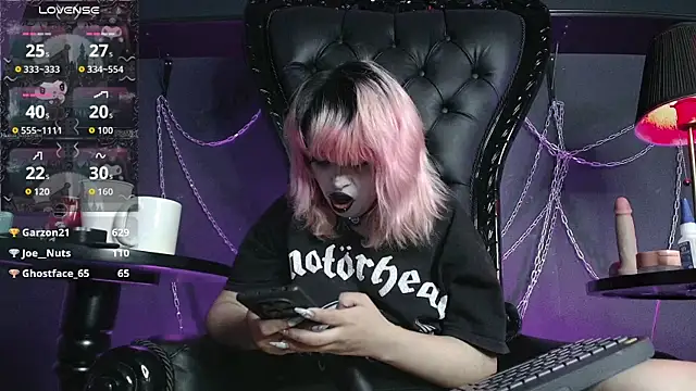 Chatroom XXX en direct de Navier__
