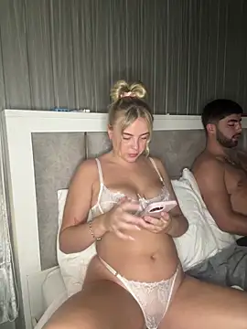 _AandH Webcam-Show