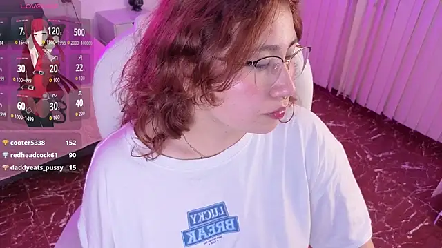 غرفة دردشة littlee_red المباشرة