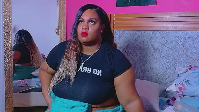 חדר צ'אט בשידור חי של matureahomegirl