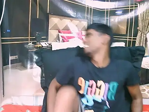 הופעת וובקאם של IndianThuggin