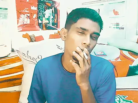 הופעת וובקאם של IndianThuggin