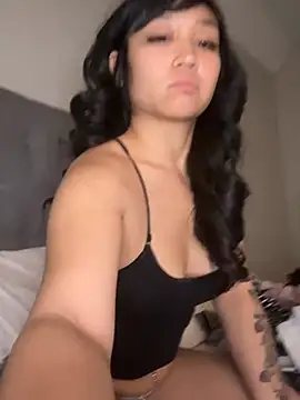 הופעת וובקאם של babygirlesme