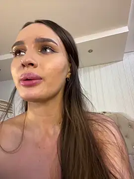 แชท XXX สดของ LillyNatty18