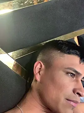 Emiliano_Reyes Webcam-Show