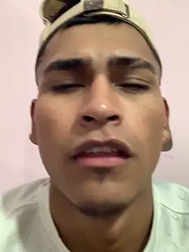 Emiliano_Reyes Webcam-Show