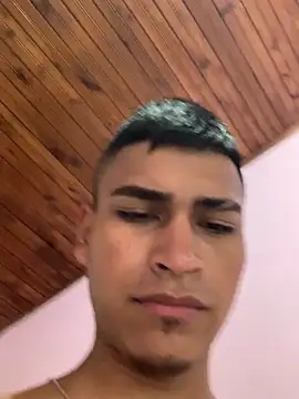 Emiliano_Reyesn Webbikameraesitys