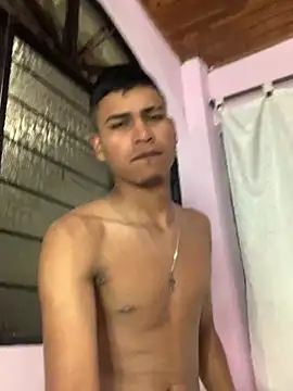 Pertunjukan Kamera Web Emiliano_Reyes