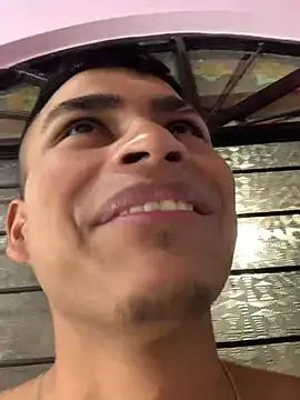 Emiliano_Reyes' Webcam Show