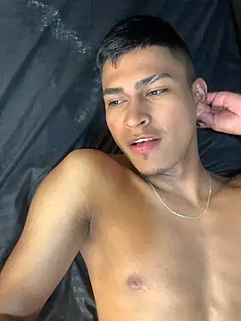 Emiliano_Reyes Show Webcam