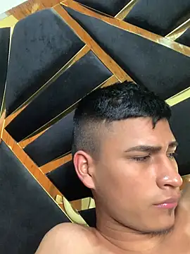 Emiliano_Reyes' Webcam Show
