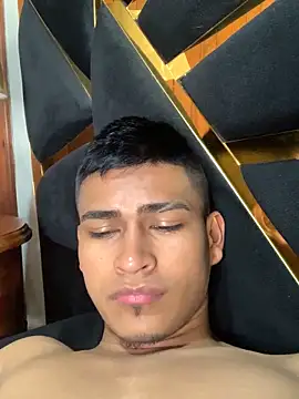 Emiliano_Reyesn Webbikameraesitys