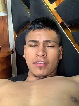 عرض كام Emiliano_Reyes