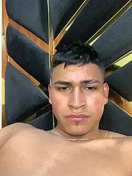 Emiliano_Reyes' Webcam Show