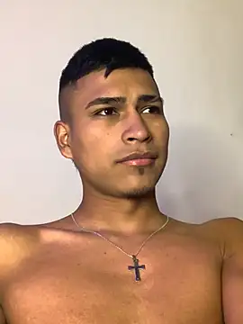 Emiliano_Reyesのウェブカメラショー