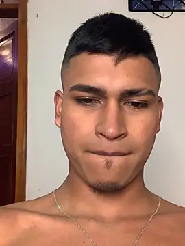 Emiliano_Reyes Show Webcam