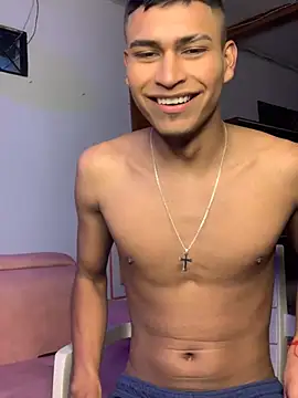 Emiliano_Reyes ওয়েবক্যাম শো