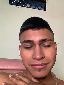 Emiliano_Reyes Pertunjukan Webcam