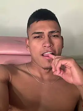 Pokazy przed kamerką – Emiliano_Reyes