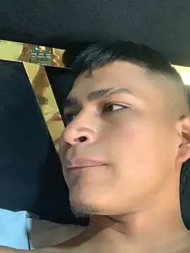 Show modela Emiliano_Reyes na web-kameri